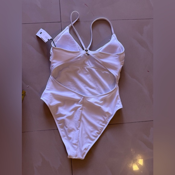 🔻NWT shade and shore white one piece swimsuit size 8/10 high leg cheeky - Picture 4 of 16